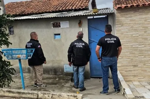 Dois homens são presos durante a Operação Escudo Protetor