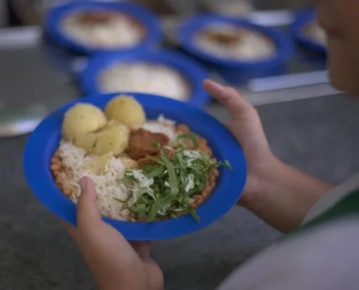 Muito além da merenda: alimentação vira aliada da educação