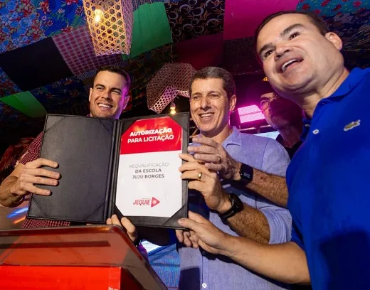 Prefeito anuncia novas obras durante abertura da Exposição Agropecuária