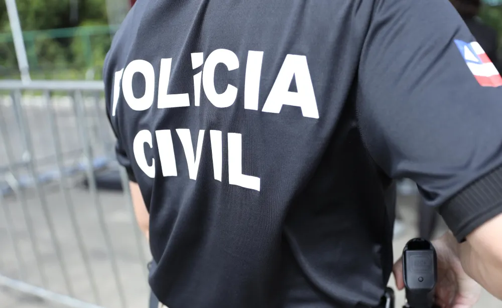 Homem investigado por incendiar corpo da companheira é preso
