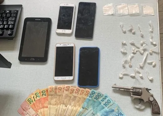 Polícia Civil prende três homens e apreende dois adolescentes