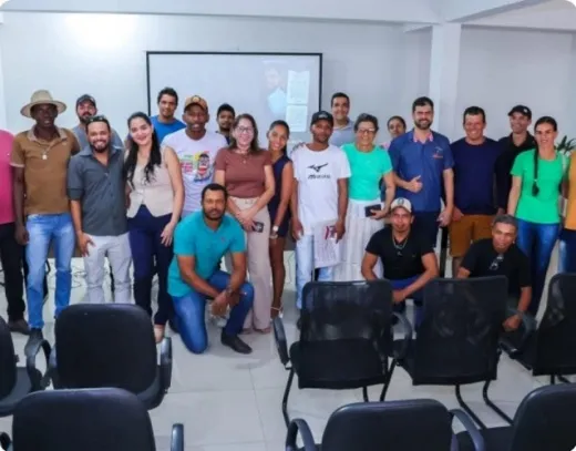 Trabalhadores rurais participam de palestra sobre boas práticas na ordenha