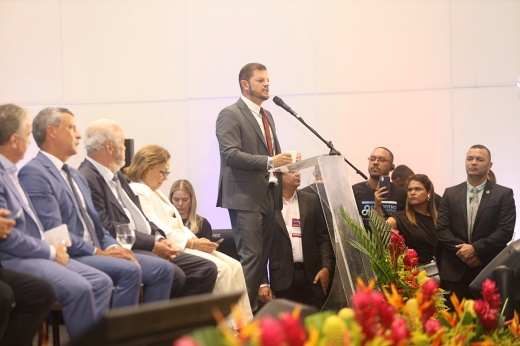 Jerônimo Rodrigues reafirma compromisso com o desenvolvimento dos municípios durante 8º Encontro de Prefeitos da Bahia