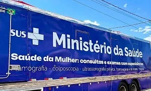 Secretário do Ministério da Saúde visita Carreta de Saúde da Mulher