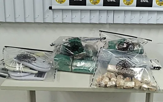 Polícia Civil apreende drogas e outros materiais durante diligências