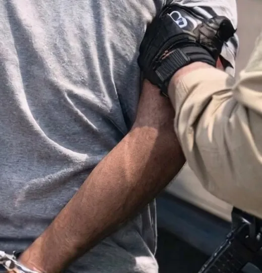 Polícia Militar apreende drogas e conduz suspeito 