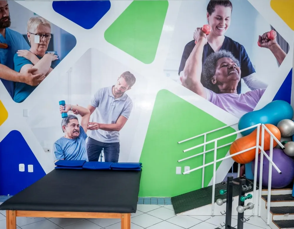 Prefeitura inaugura Centro de Fisioterapia e nova Central de Abastecimento Farmacêutico
