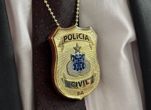 Mulher é presa em flagrante por uso de documento falso 