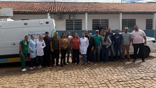 Prefeitura entrega nova ambulância para o distrito de Guirapá