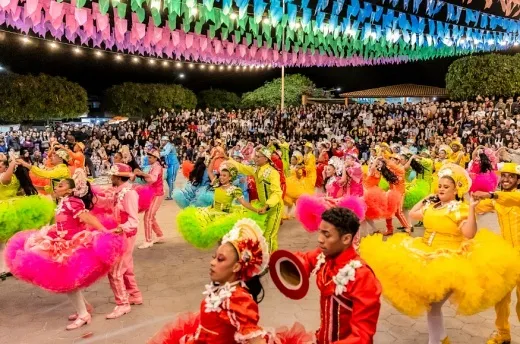 Quadrilhas juninas movimentam programação cultural do São João 2026