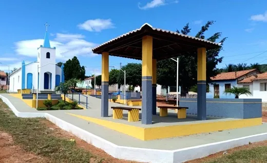 Praça e quadra são totalmente reformadas na comunidade de Barrinha