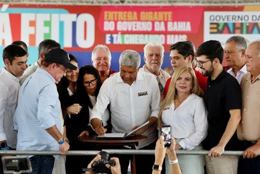 Governador sanciona lei que reconhece a Libras como meio legal de comunicação na Bahia