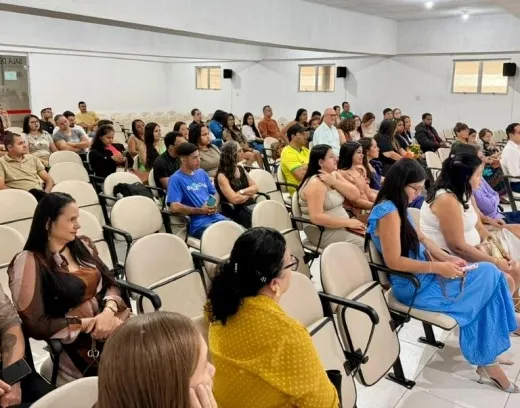 Prefeitura empossa novos pedagogos e professores para a rede municipal de ensino