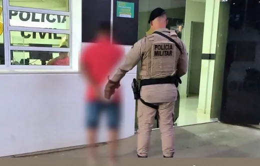 Prisão em flagrante de suspeito de homicídio com mandado de prisão em aberto