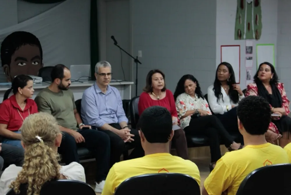 Adolescentes em unidades socioeducativas recebem formação sobre participação política e cidadania