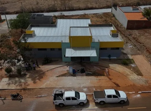 Prefeitura executa obras em diferentes áreas na sede, distritos e zona rural