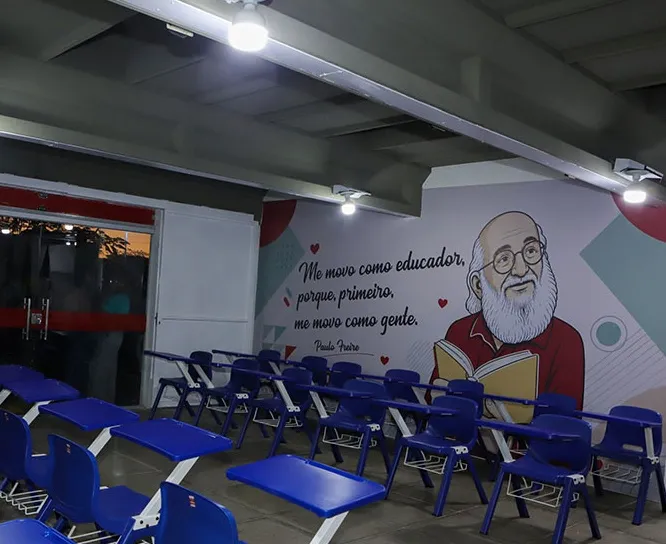 Prefeito inaugura Centro de Estudos e Formação da Educação