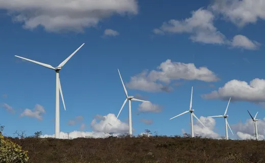 Bahia consolida liderança nacional em energias renováveis com avanços em eólica e solar