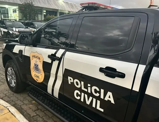 Mulher indiciada por participação em homicídio é presa 