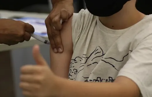 Mobilização nacional busca atualizar cadernetas de vacinação de estudantes