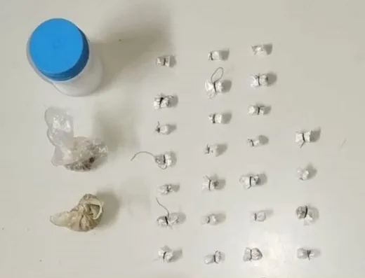 PM apreende drogas e materiais utilizados no tráfico durante operação