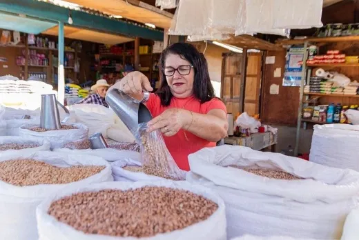 Feira livre terá funcionamento alterado nesta semana por conta do feriado do Dia do Trabalho