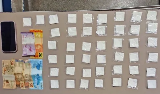 Apreensão de drogas e condução de suspeita 