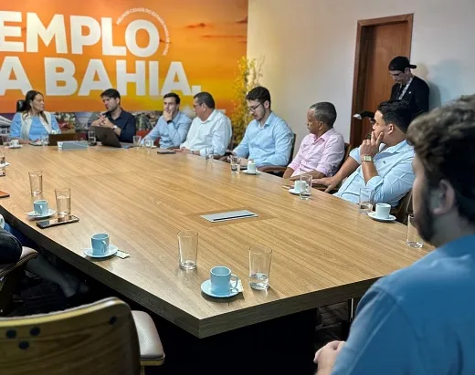 Deputado Gustavo Santana articula parceria entre Minas e Bahia para ampliar atendimento de saúde