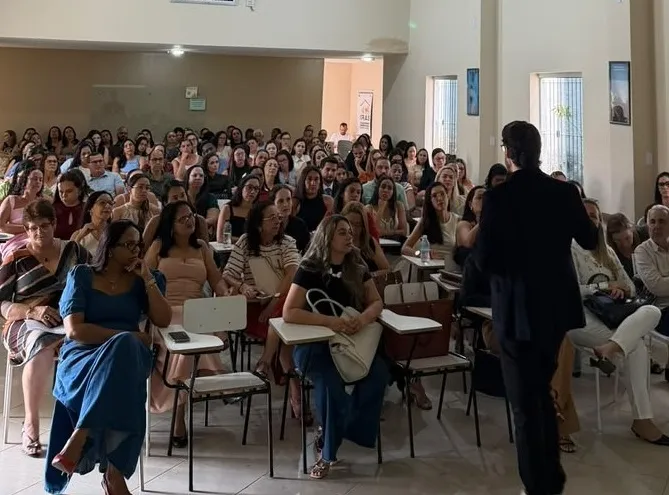 Encontro discute implementação de serviços de proteção a crianças e adolescentes na região