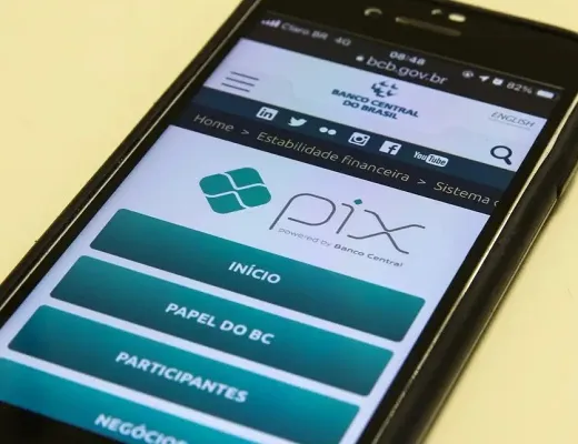 Senado aprova projeto que cria pagamento automático de pensão alimentícia via Pix