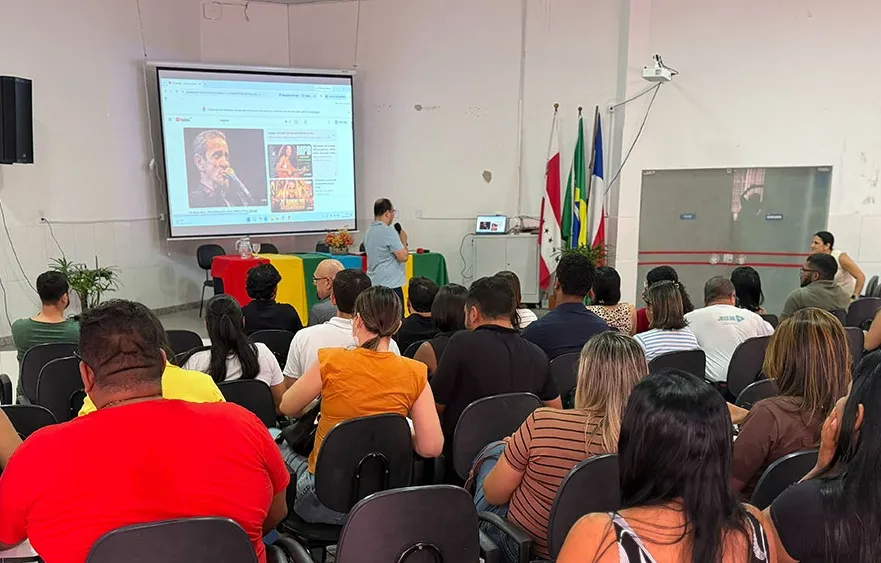 Encontro aborda diversidade e qualificação do atendimento à população LGBT