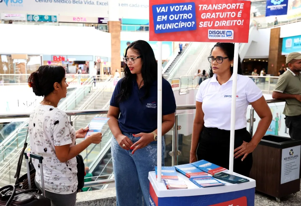 Blitz orienta passageiros sobre gratuidade do transporte no segundo turno das Eleições 2026