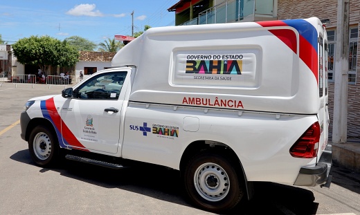 Governo do Estado entrega nova ambulância para reforçar assistência à população de Caturama
