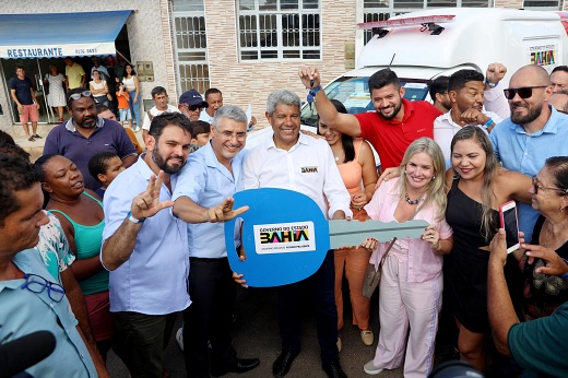 Governo do Estado entrega nova ambulância para reforçar assistência à população de Caturama