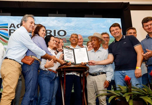 Correntina: Governador participa de feira agro e reforça segurança e infraestrutura viária no distrito de Rosário