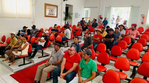 Pequenos agricultores recebem kits de irrigação e maquinários nos municípios de Cocos e Malhada