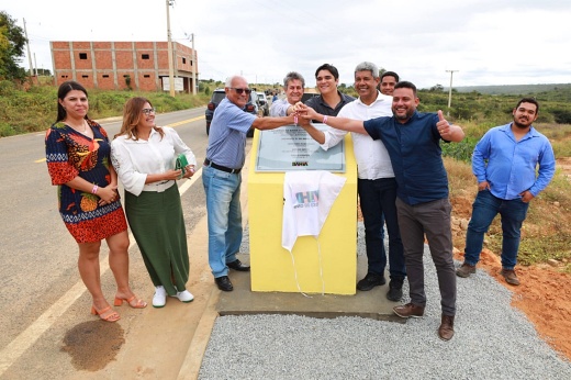 Governador Jerônimo Rodrigues entrega obras de infraestrutura e educação em Jacaraci