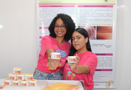 Estudantes de Candiba desenvolvem esfoliante natural para auxiliar no tratamento da foliculite
