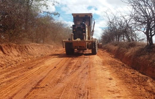 Livramento: prefeitura inicia reparos das estradas vicinais